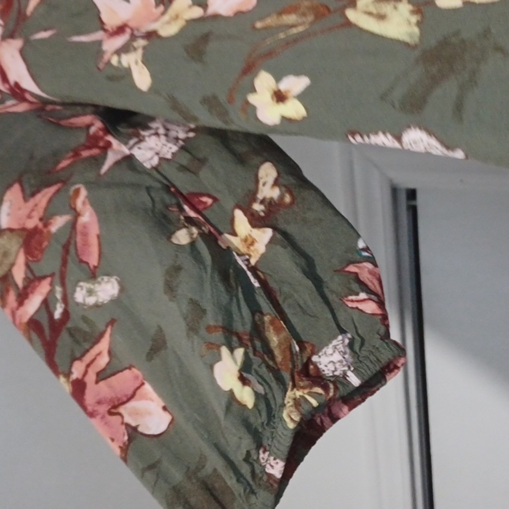 Off shoulder top - Picture 3 of 7